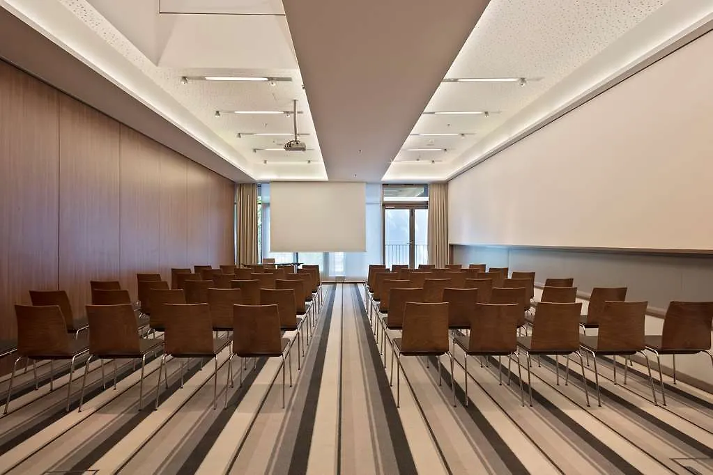 Melia Dusseldorf Hotel 4*,